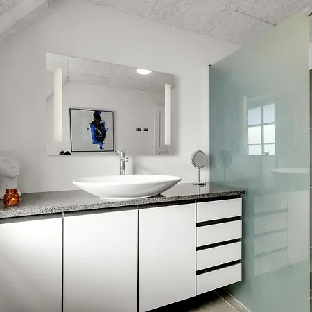 Large 16-person With Pool, Hot Tub And Sauna בית נופש