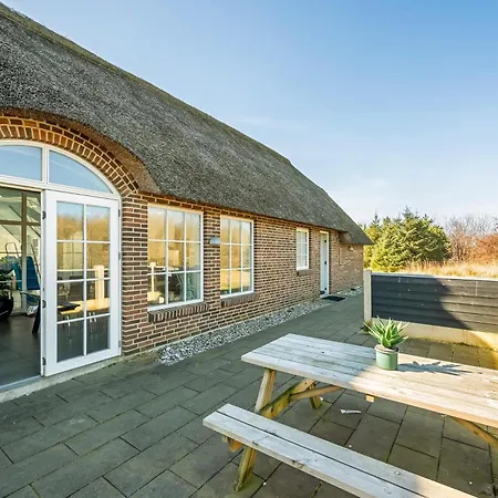 Large 16-person With Pool, Hot Tub And Sauna, Holiday home *