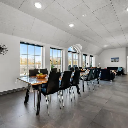 Large 16-person With Pool, Hot Tub And Sauna, Holiday home *