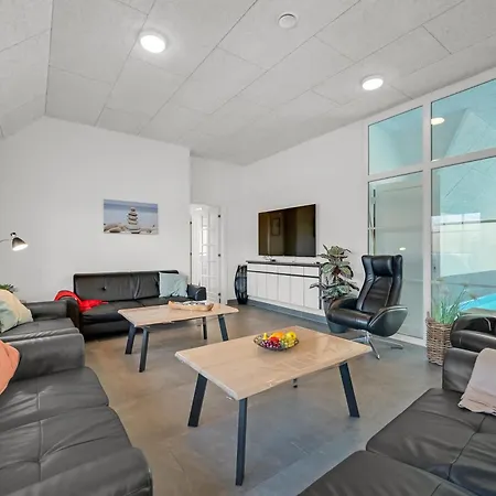 Large 16-person With Pool, Hot Tub And Sauna Ulfborg