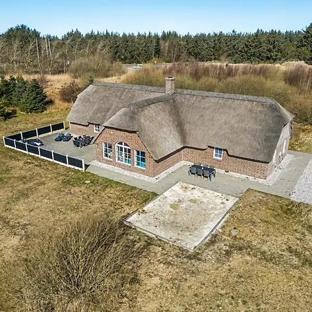 Large 16-person With Pool, Hot Tub And Sauna Nyaraló Ulfborg