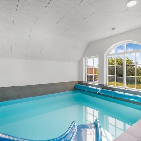 Nyaraló Large 16-person With Pool, Hot Tub And Sauna