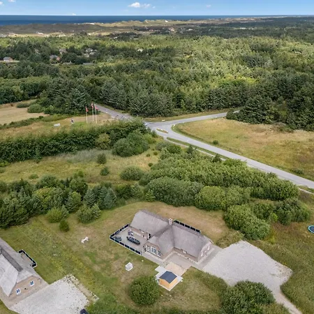 Large 16-person With Pool, Hot Tub And Sauna *